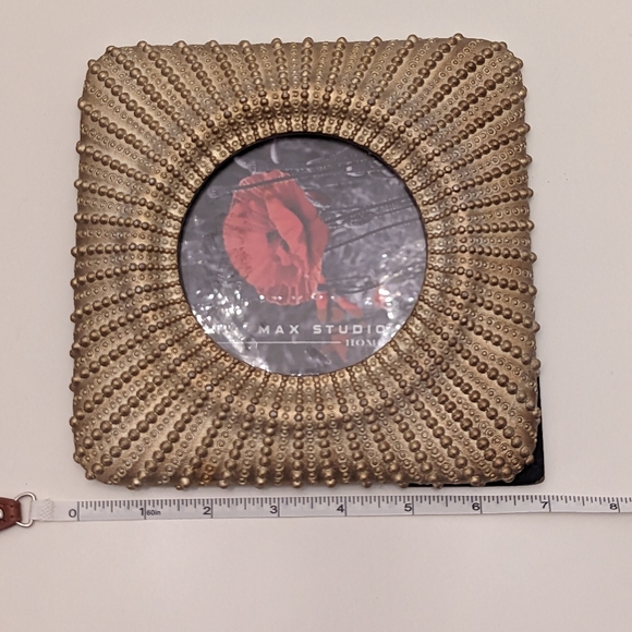 Gold Square Frame Max Studio - Picture 2 of 3